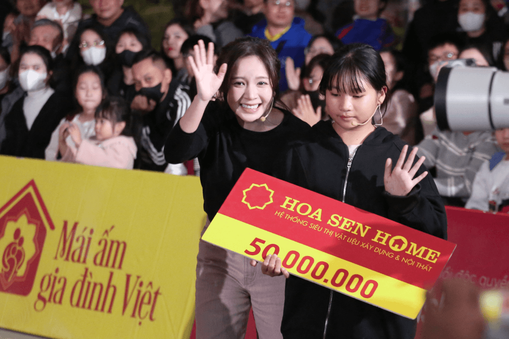 “Mái ấm gia đình Việt” tập 179 trao hơn nửa tỷ đồng cho các em nhỏ mồ côi
