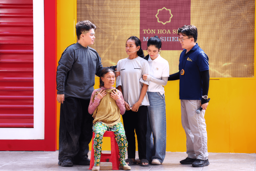 Đại Nghĩa, Nguyễn Đình Vũ, Phương Anh Bolero nghẹn ngào trước cậu bé 13 tuổi nương tựa ông bà cố lớn tuổi