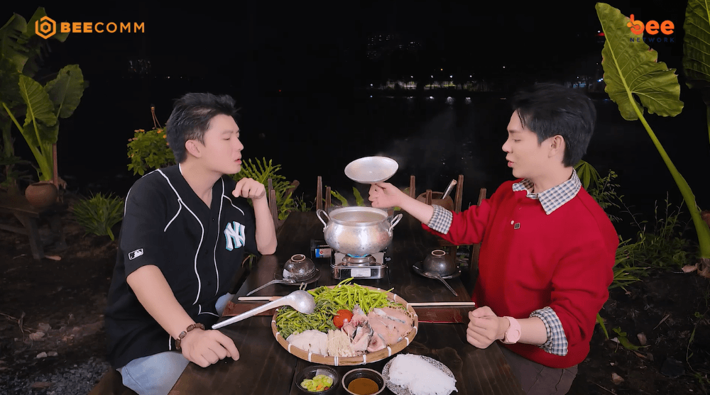 Tuấn Kiệt và Bi Max thích thú “đột nhập” nhà hàng của Ngọc Trinh, mê mẩn từ không gian đến món ăn