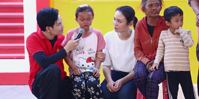MC Dương Hồng Phúc, ca sĩ Khải Đăng và á hậu Thủy Tiên xót xa trước cô bé 10 tuổi quá hiểu chuyện 