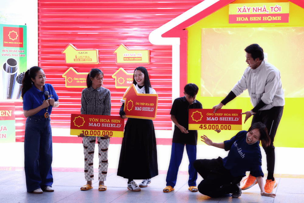 Hơn 200 triệu đồng được trao cho các em nhỏ có hoàn cảnh khó khăn trong Mái ấm gia đình Việt - Tập 187