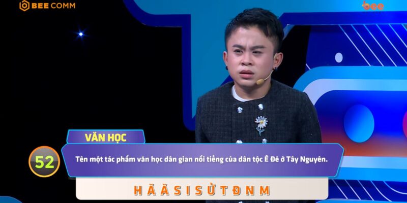 Nam diễn viên “tí hon” Xuân Tiến lội ngược dòng ấn tượng ở “Úm Ba La Ra Chữ Gì?”