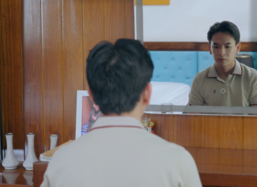 Nam diễn viên được Trấn Thành ví là “soái ca làng hài” gây chú ý với vai diễn hai tính cách trong phim mới