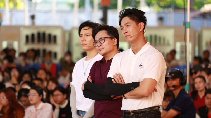 Đại Nghĩa bật khóc, Song Luân và Anh Tú nghẹn ngào trước cô bé mồ côi được ông bà hàng xóm cưu mang suốt hơn 10 năm