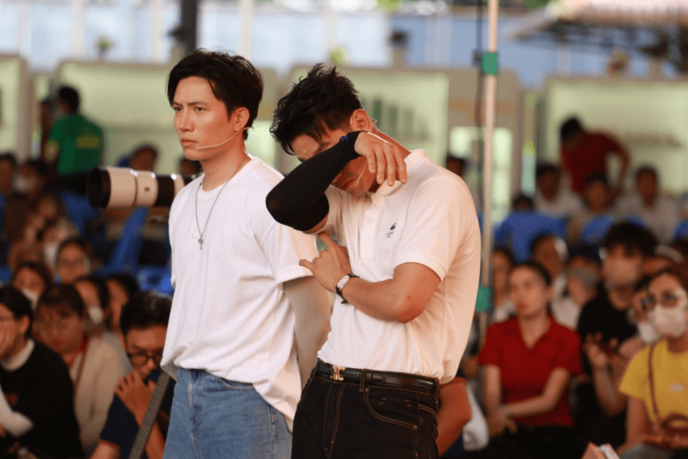 Đại Nghĩa phẫn nộ trước người đàn ông bỏ đi khi vợ bệnh nặng và hai con thơ