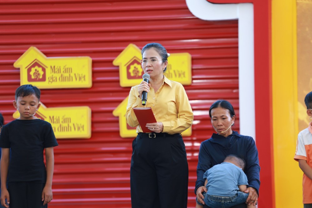 Mái ấm gia đình Việt cùng bà con xứ Nghệ chung tay trao gần 6,2 tỷ đồng cho 18 em nhỏ có hoàn cảnh khó khăn
