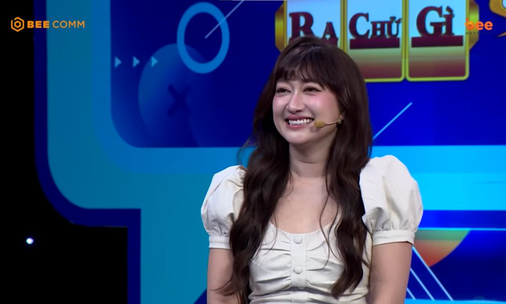 "Úm Ba La Ra Chữ Gì": Như Quỳnh "tím tái mặt mày", Sở Lam bỏ cuộc để... bảo toàn nhan sắc 