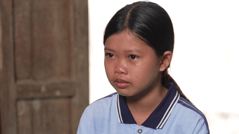 MC Ốc Thanh Vân nghẹn lòng, Phạm Lý Đức lén lau nước mắt trước nghị lực của cô bé sớm thiếu tình cha