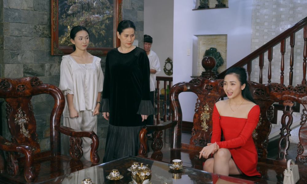 Tưởng được người tình bênh vực, "bé ba" trong "Hợp Đồng Từ Thượng Đế" nhận cú tát ngay trước mặt chính thất
