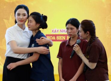 Á hậu Vân Nhi và MC Thanh Thảo không kìm được nước mắt khi nghe ước mơ “được ở bên cha mẹ thật lâu” của cô bé 15 tuổi