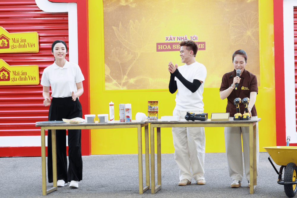 Á hậu Vân Nhi và MC Thanh Thảo không kìm được nước mắt khi nghe ước mơ “được ở bên cha mẹ thật lâu” của cô bé 15 tuổi