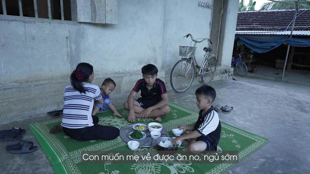 Mái ấm gia đình Việt tập 194 Gần 1 tỷ đồng được trao đến tay các em nhỏ có hoàn cảnh khó khăn