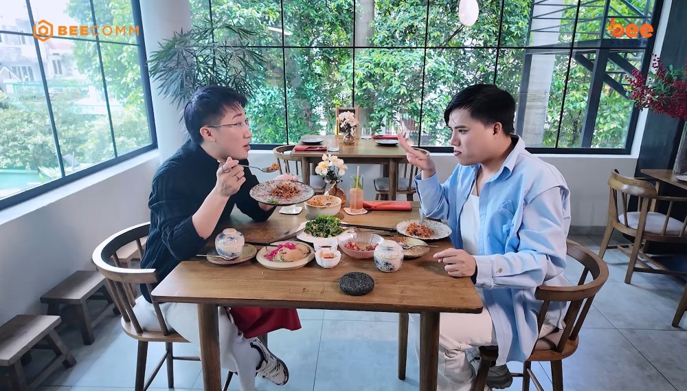 Quán ăn hạnh phúc tập 62 Duy Khương lần đầu ăn cải Kale, bất ngờ với ẩm thực chay hiện đại giữa lòng TP.HCM