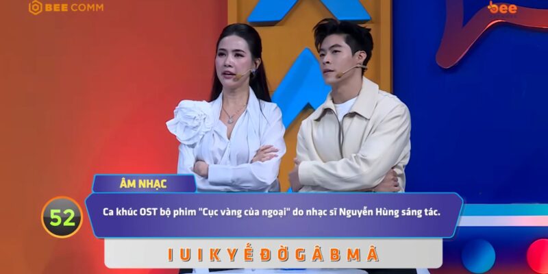 Hoa hậu Phan Thị Mơ đối đầu hai siêu mẫu thể hình, giành chiến thắng nghẹt thở tại "Úm Ba La Ra Chữ Gì?"