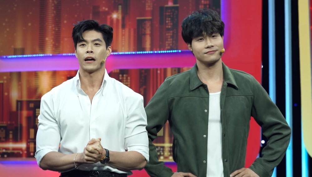 Vận May Gọi Tên Ai tập 21 MC Đại Nghĩa “thu mình” trước dàn nam vương, á vương cao lớn trên sóng truyền hình
