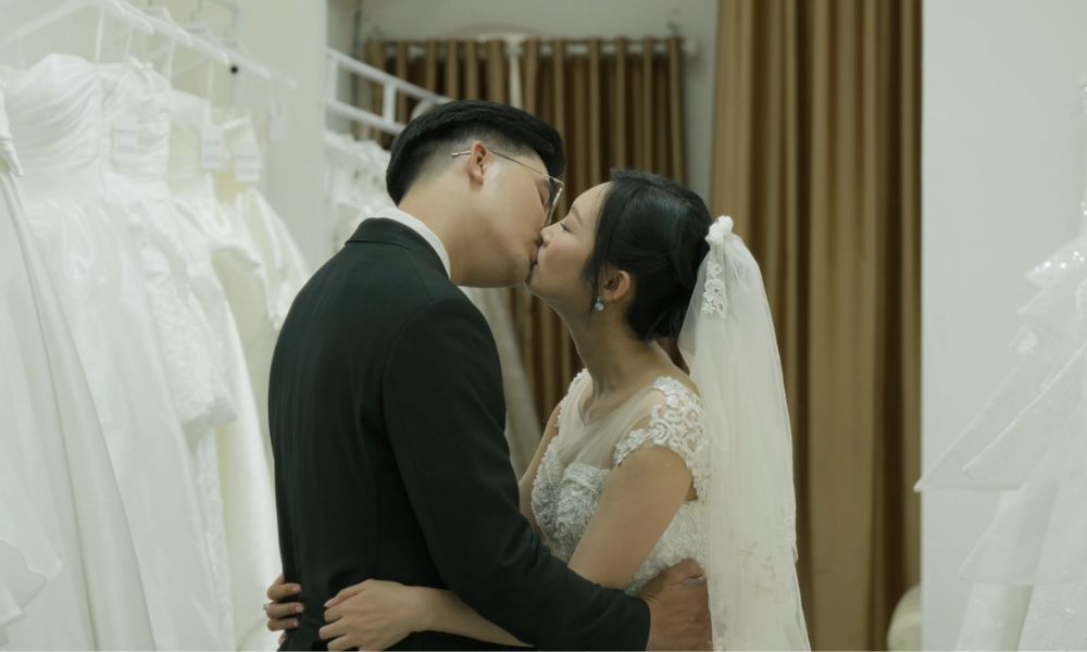 Trân trọng cảm ơn Lộc Phúc Fine Jewelry, Dottie, Bệnh viện Thẩm mỹ Kangnam, Bệnh viện Thẩm mỹ Saigon Young và Bệnh viện Đa khoa Vạn An đã đồng hành và góp phần quan trọng đối với bộ phim "Hợp Đồng Từ Thượng Đế".
