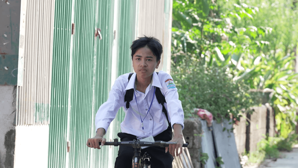 MC Thanh Thảo bật khóc, Á hậu Vân Nhi và ca sĩ Nguyễn Thái Học nghẹn lòng trước cậu bé một mình chăm mẹ bệnh