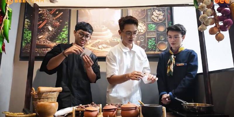 Quán ăn hạnh phúc tập 68 Năm Chà và Nam Khánh thích thú khám phá Bảo tàng Phở, từ tìm hiểu văn hóa đến thưởng thức món ngon