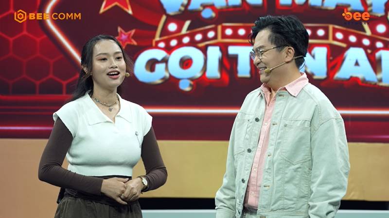 Vận May Gọi Tên Ai tập 23 Hạnh Thảo khoe con, Đại Nghĩa liền có màn trêu chọc khiến cả trường quay bật cười