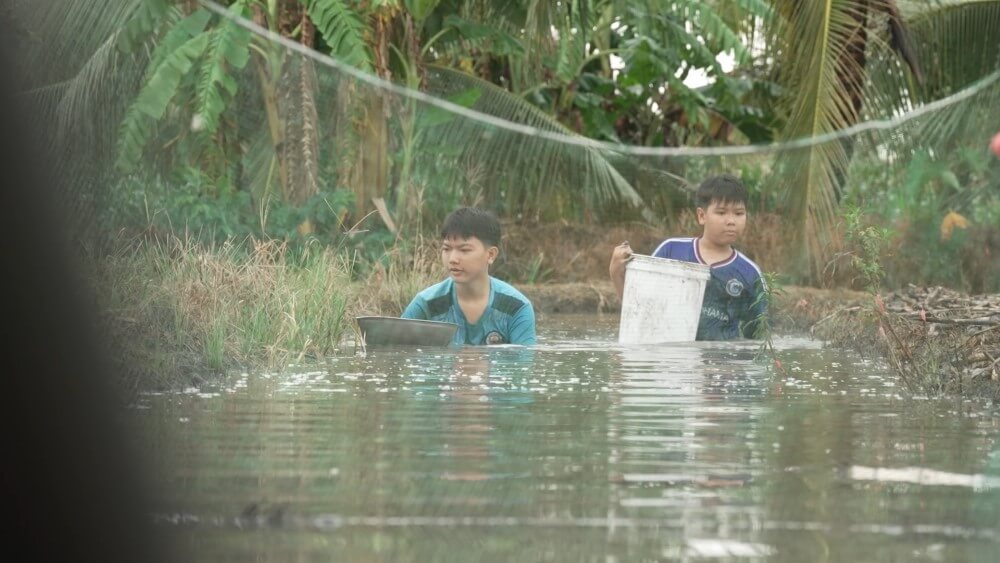 MC Đại Nghĩa, Đoàn Minh Anh rơi nước mắt trước cậu bé 11 tuổi giấu nỗi đau, sớm làm chỗ dựa cho mẹ sau khi cha qua đời