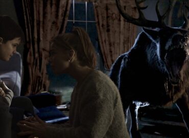 Mỹ nhân “Game of Thrones” đối đầu Bambi đột biến trong phim kinh dị ra rạp tháng 10